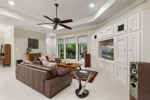 326 S Silvershire Cir, The Woodlands, TX 77381 - Photo 17