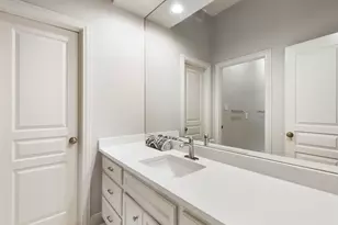 326 S Silvershire Cir, The Woodlands, TX 77381 - Photo 37