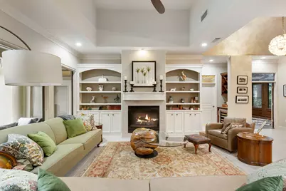 326 S Silvershire Circle, The Woodlands, TX 77381 - Photo 11