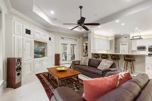326 S Silvershire Cir, The Woodlands, TX 77381 - Photo 19