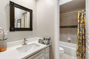 326 S Silvershire Cir, The Woodlands, TX 77381 - Photo 35