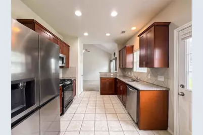 3041 Boxwood Springs Lane, Dickinson, TX 77539 - Photo 5