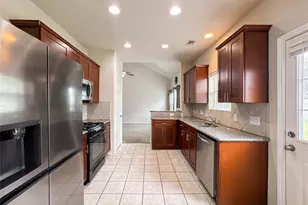 3041 Boxwood Springs Ln, Dickinson, TX 77539 - Photo 5