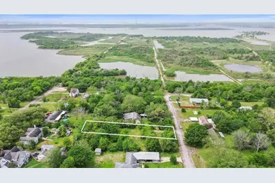 115 Cabaniss Avenue, Baytown, TX 77520 - Photo 7