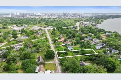 115 Cabaniss Avenue, Baytown, TX 77520 - Photo 5