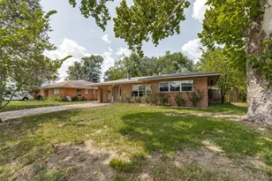 6846 Leader St, Houston, TX 77074 - Photo 1