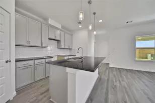 1824 Rory Christine Dr, Rosharon, TX 77583 - Photo 9