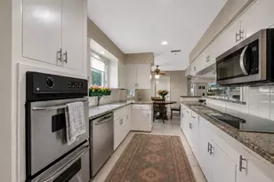 5626 Hummingbird St, Houston, TX 77096 - Photo 9