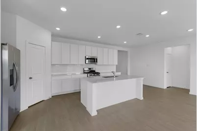 12 Robin Court, Angleton, TX 77515 - Photo 7