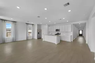 12 Robin Ct, Angleton, TX 77515 - Photo 3