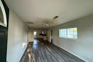 742 27th St, San Leon, TX 77539 - Photo 3