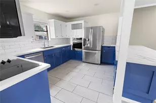 302 Shadow Creek Dr, El Lago, TX 77586 - Photo 9