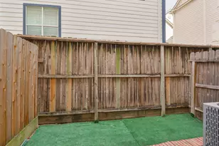 2904 Chenevert St, Houston, TX 77004 - Photo 15