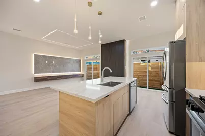 2021 Wilburforce Street W, Houston, TX 77091 - Photo 9