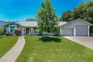 1124 Bowie St, Columbus, TX 78934 - Photo 1