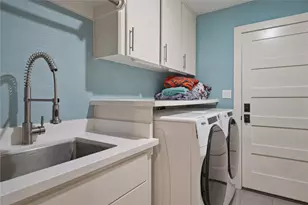 1124 Bowie St, Columbus, TX 78934 - Photo 7