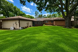 5902 Arboles Dr, Houston, TX 77035 - Photo 19