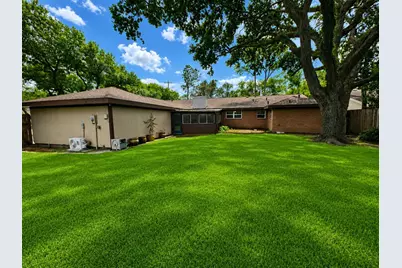 5902 Arboles Drive, Houston, TX 77035 - Photo 19