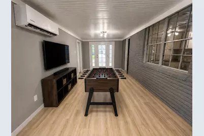 5902 Arboles Drive, Houston, TX 77035 - Photo 9
