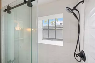 9015 Gaylord Dr, Houston, TX 77024 - Photo 17