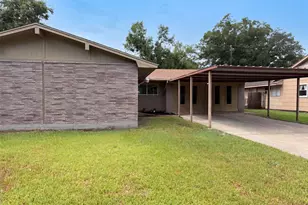 7706 Marinette Dr, Houston, TX 77074 - Photo 1