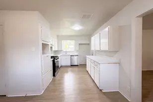 7706 Marinette Dr, Houston, TX 77074 - Photo 9