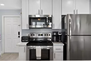 7600 Seawall Blvd, Galveston, TX 77551 - Photo 15