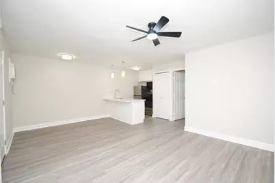 2515 Yoakum Boulevard #10, Houston, TX 77006 - Photo 13