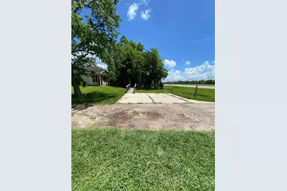 13023 Pleasant Valley Drive, Rosharon, TX 77583 - Photo 23