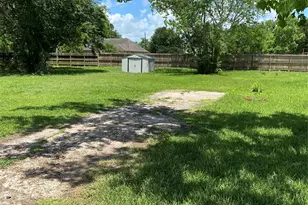 13023 Pleasant Valley Dr, Rosharon, TX 77583 - Photo 19