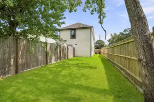 8705 Bertwood St, Houston, TX 77016 - Photo 21