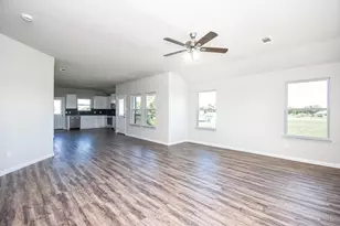 544 Buckskin Dr, Palacios, TX 77465 - Photo 15