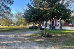 612 S 2nd St, Alvin, TX 77511 - Photo 3