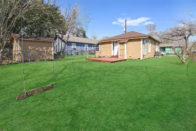 119 E Fayle Street, Baytown, TX 77520 - Photo 9