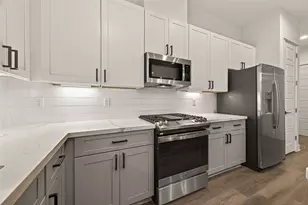 7707 Johanna Pk Dr, Houston, TX 77055 - Photo 9