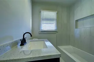 1311 Higgins St, Brenham, TX 77833 - Photo 7