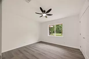 18219 Kings Lynn St, Webster, TX 77058 - Photo 19