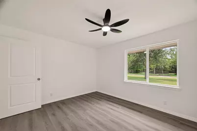18219 Kings Lynn Street, Webster, TX 77058 - Photo 17