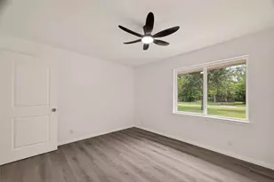 18219 Kings Lynn St, Webster, TX 77058 - Photo 17