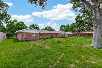 18219 Kings Lynn Street, Webster, TX 77058 - Photo 29
