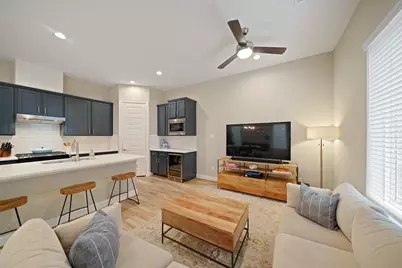 911 W 35th Street #C, Houston, TX 77018 - Photo 11