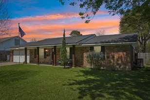 1702 16th Ave N, Texas City, TX 77590 - Photo 1