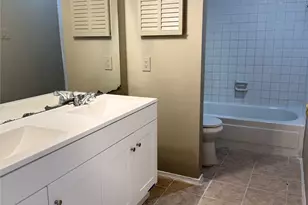 12500 Sandpiper Dr, Houston, TX 77035 - Photo 5