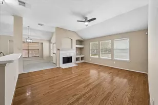 9714 Shadowglade Ct, Houston, TX 77064 - Photo 3