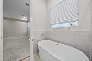 5902 Gardendale Dr, Houston, TX 77092 - Photo 13