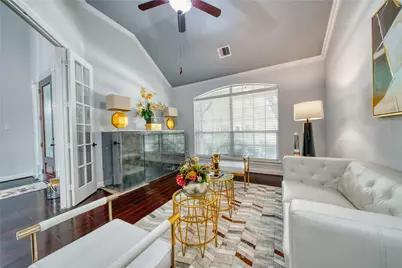 418 Somerset Drive, Sugar Land, TX 77479 - Photo 5