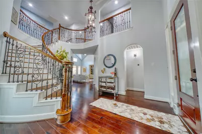 418 Somerset Drive, Sugar Land, TX 77479 - Photo 3