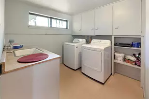 110 S Woodsway St E, Conroe, TX 77301 - Photo 27