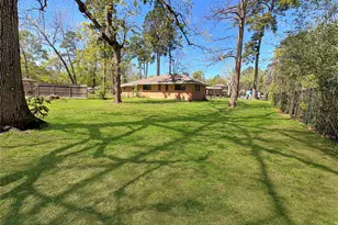 110 S Woodsway St E, Conroe, TX 77301 - Photo 35