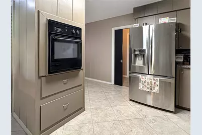 110 S Woodsway Street E, Conroe, TX 77301 - Photo 13